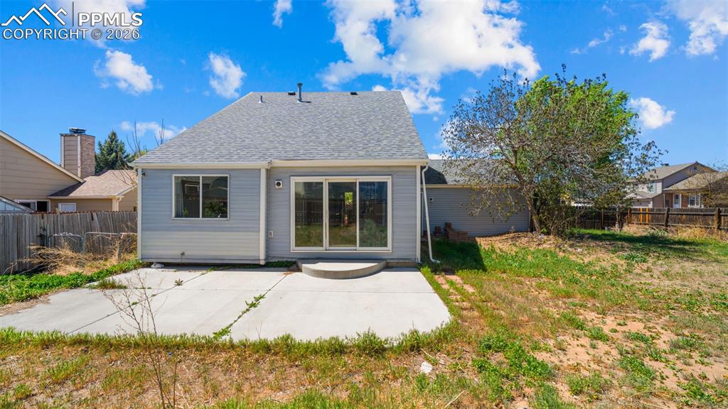 Image 26 of 35: Back of Structure