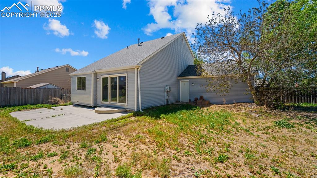 Image 28 of 35: Back of Structure