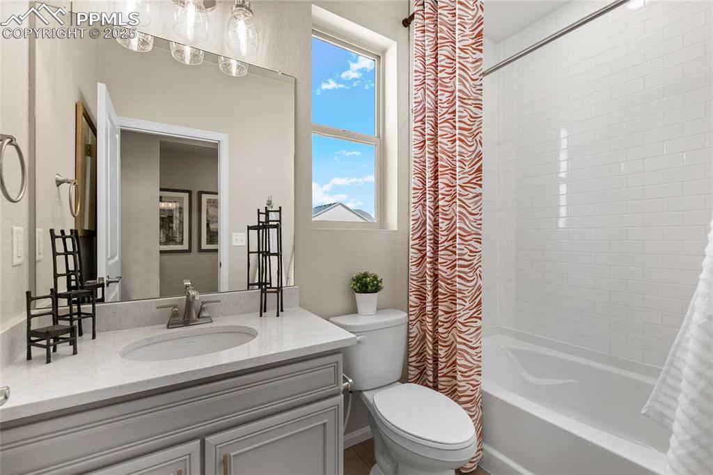 Image 21 of 24: Photos of model home