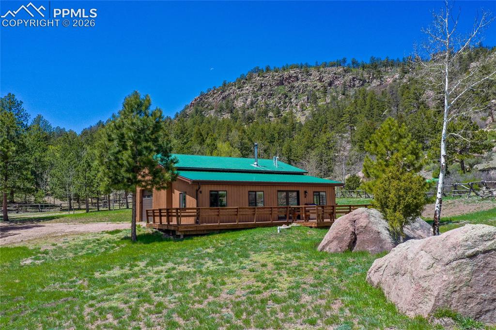 Image 4 of 33: Looking for that perfect little getaway tucked away in plain sight?