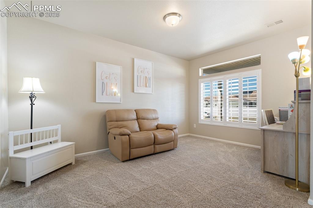 Image 5 of 44: Sitting Room