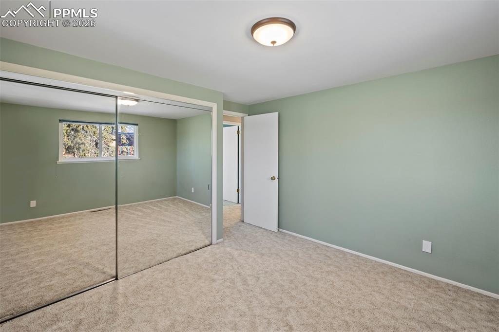 Image 21 of 40: Bedroom