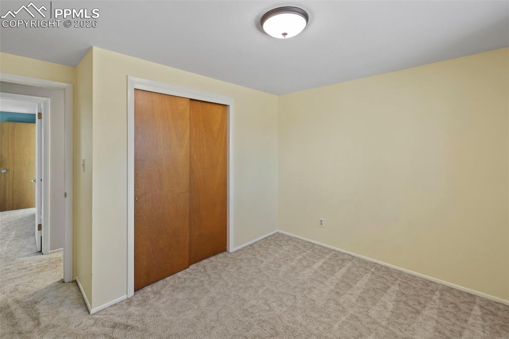 Image 23 of 40: Bedroom