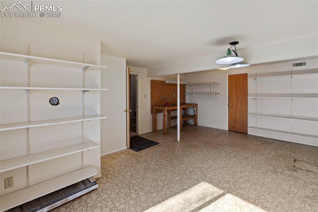 Image 37 of 40: Bedroom