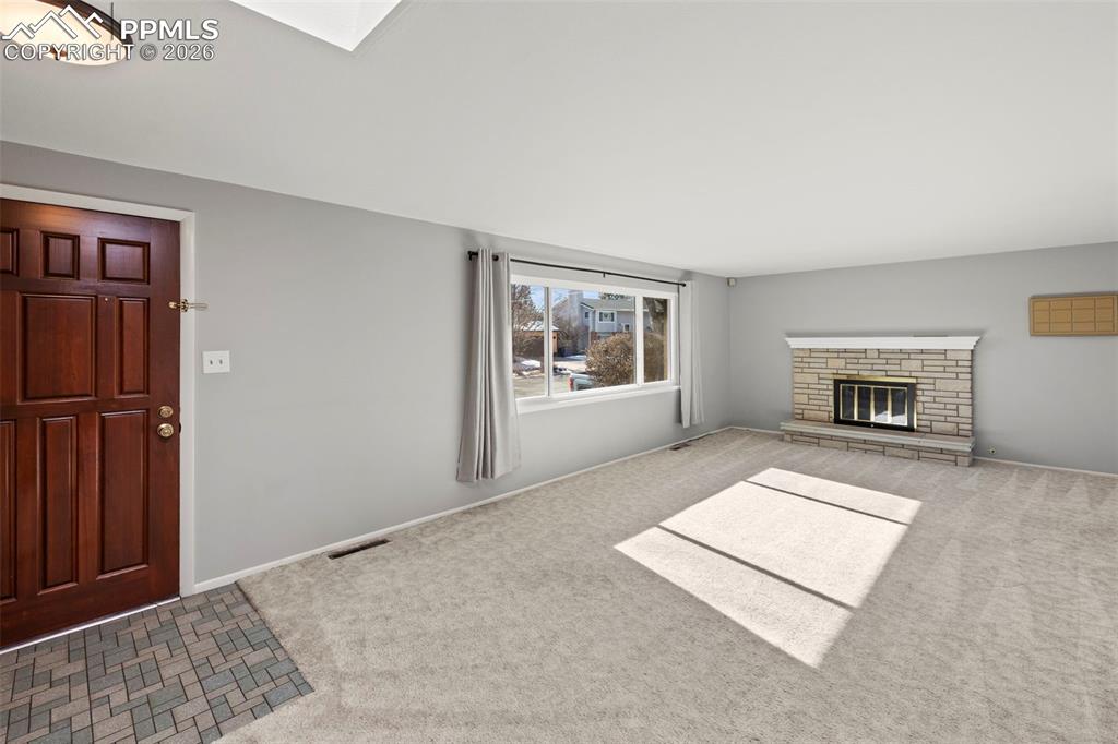 Image 4 of 40: Living Room