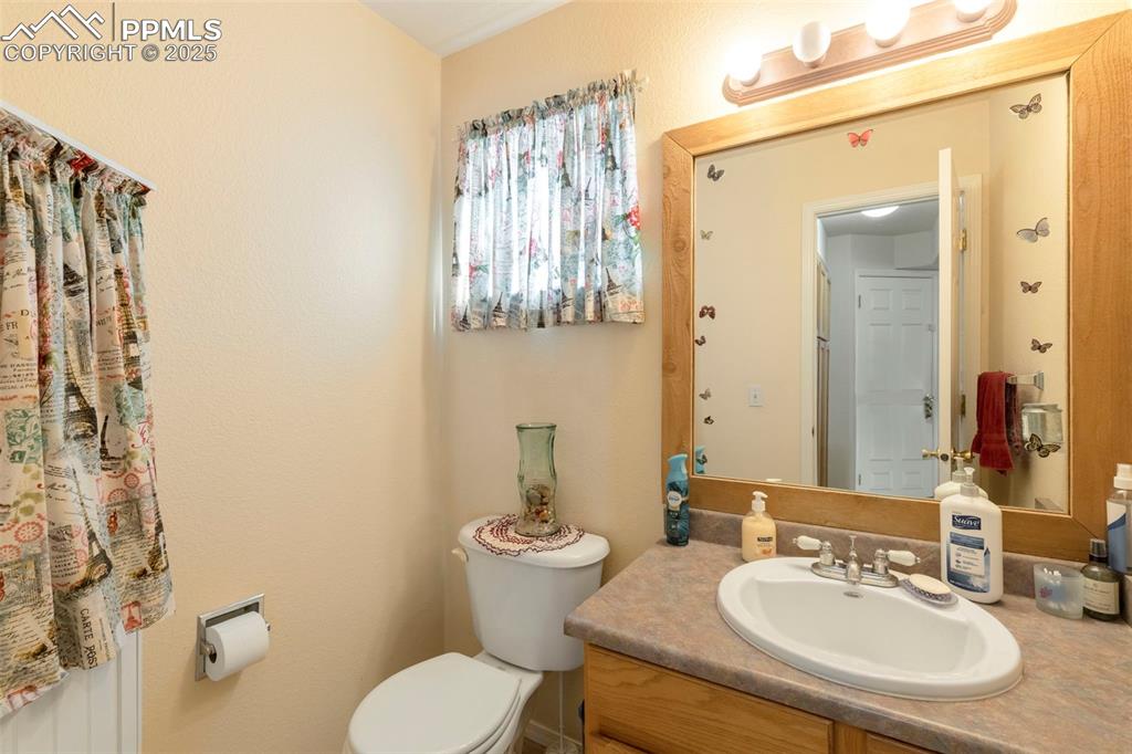 Image 13 of 35: Bathroom