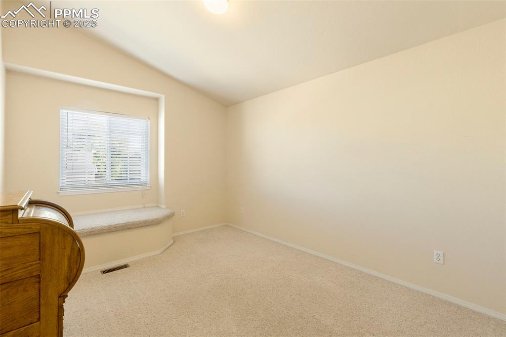 Image 20 of 35: Bedroom