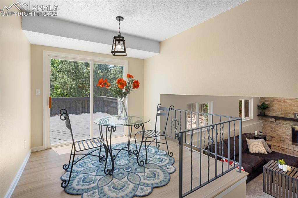 Image 11 of 32: Dining Area
