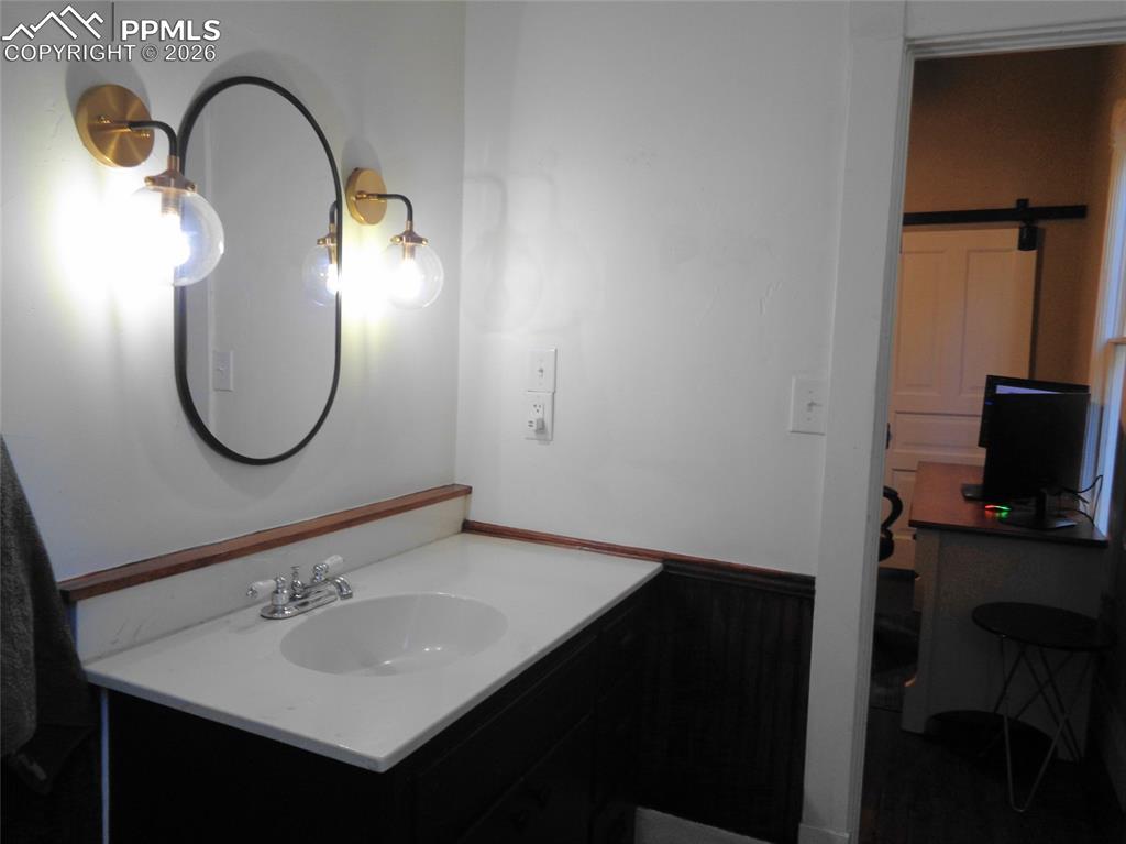 Image 13 of 29: Bathroom