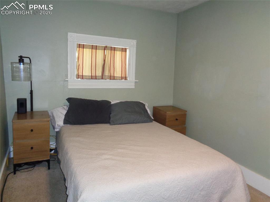 Image 19 of 29: Bedroom