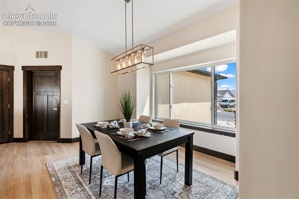 Image 13 of 48: Dining Area