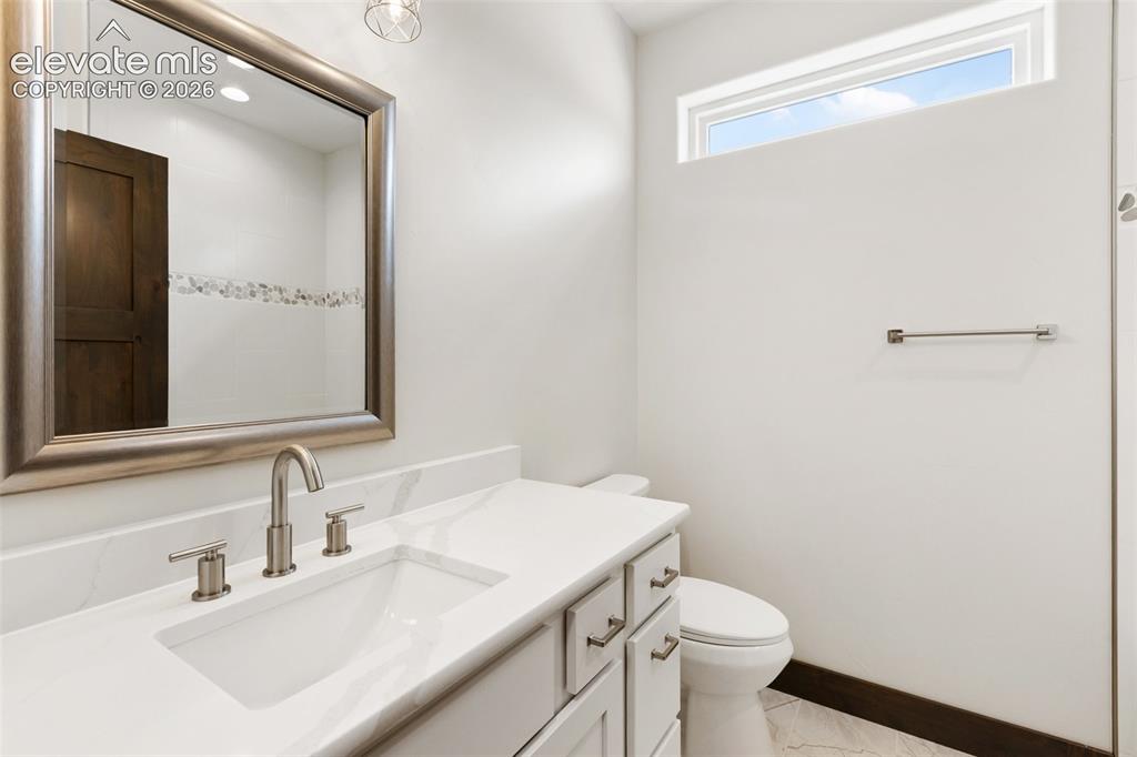 Image 35 of 48: Bathroom