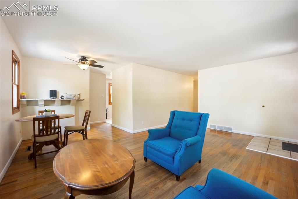 Image 10 of 50: Living Room