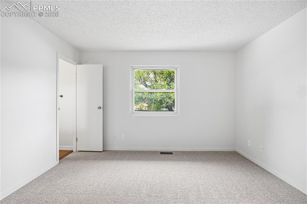 Image 4 of 48: Living Room