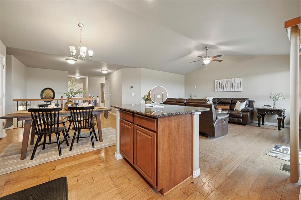 Image 3 of 46: Kitchen