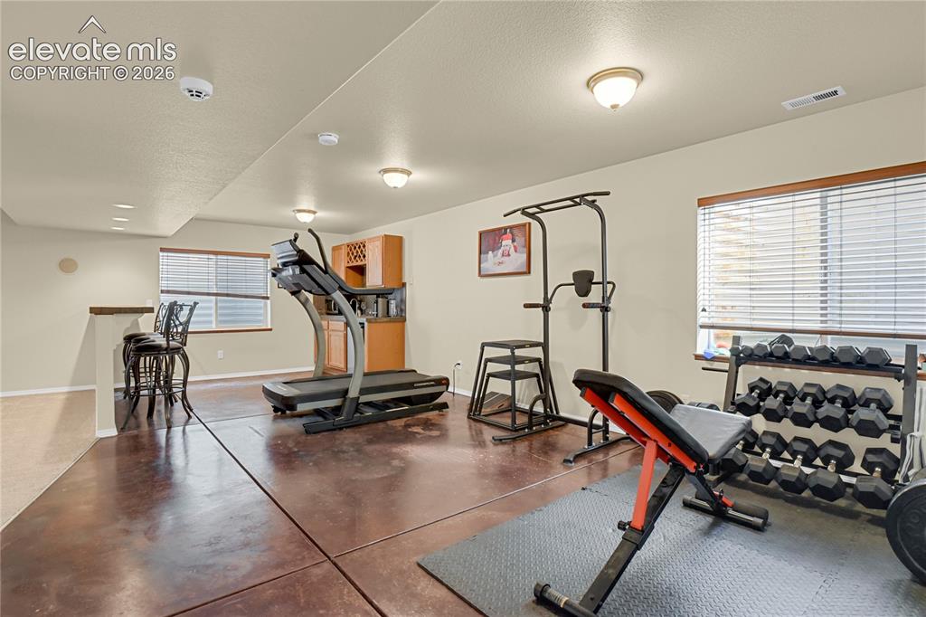 Image 32 of 40: Exercise Room