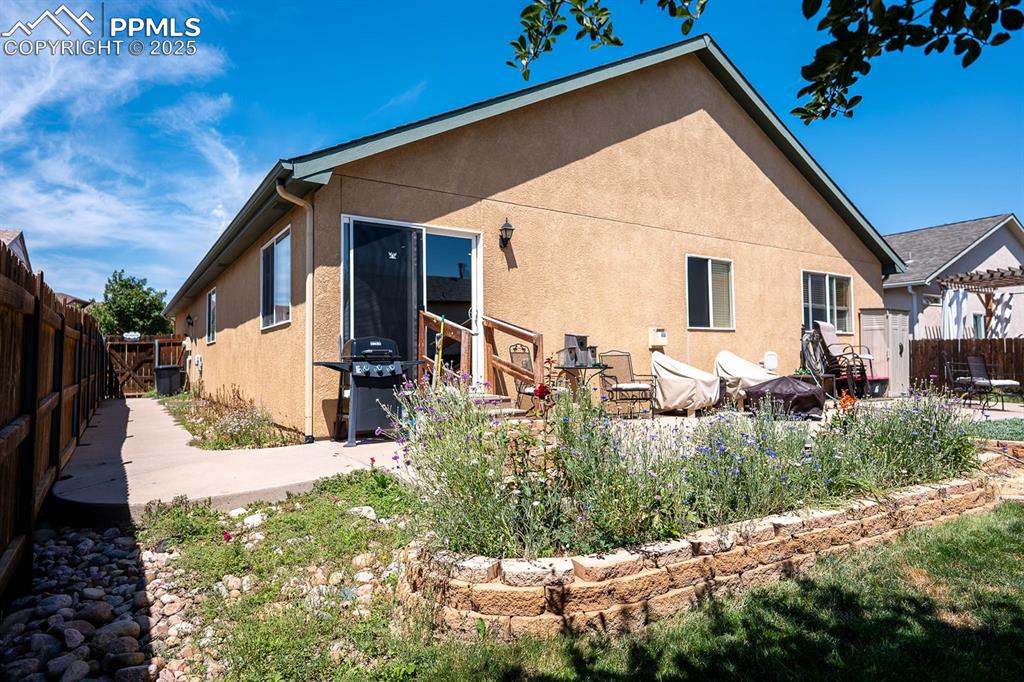 Image 33 of 37: Easy to maintain stucco.