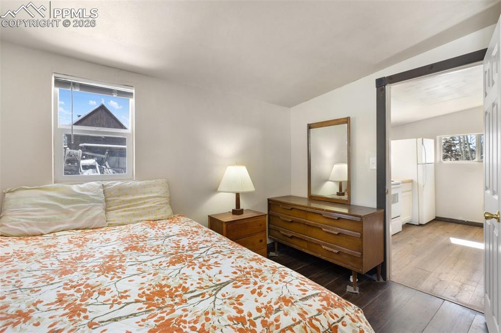 Image 21 of 35: Bedroom