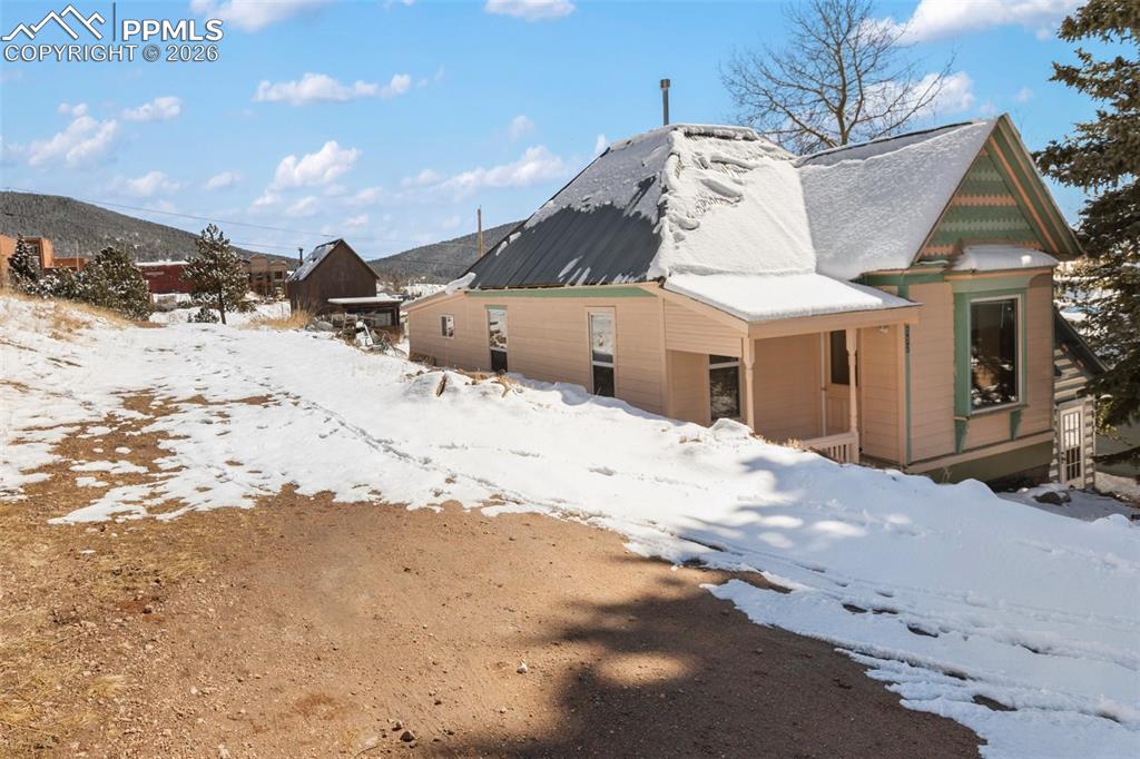 Image 29 of 35: Back of Structure