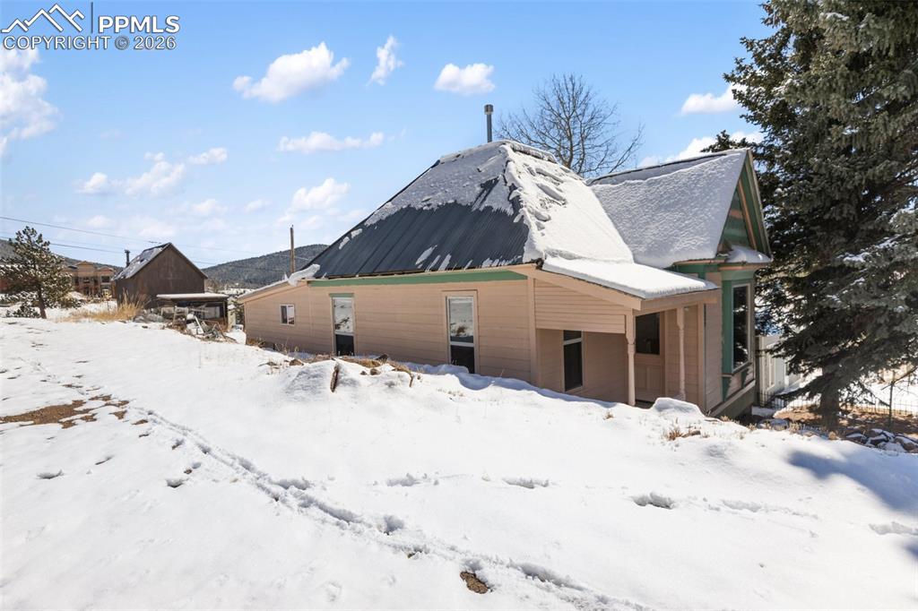 Image 3 of 35: Side of Structure