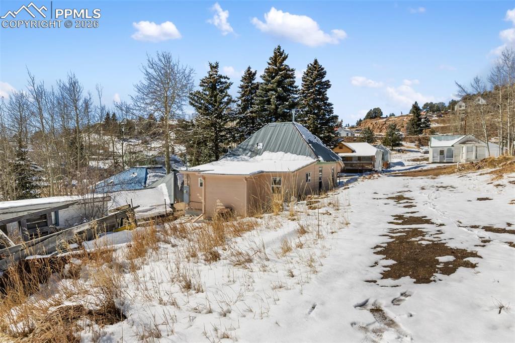 Image 4 of 35: Side of Structure