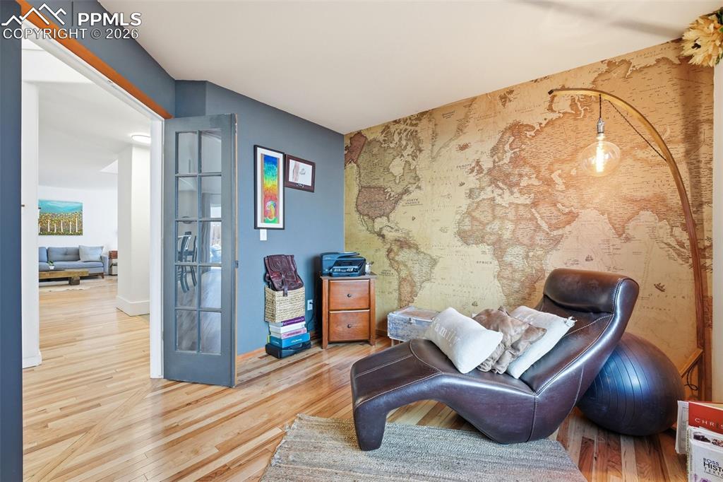 Image 11 of 49: Office