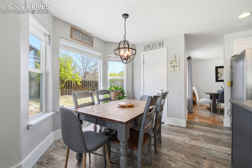 Image 19 of 49: Kitchen