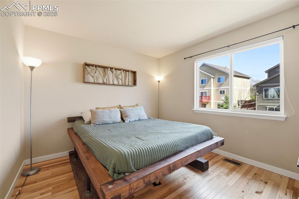 Image 32 of 49: Bedroom