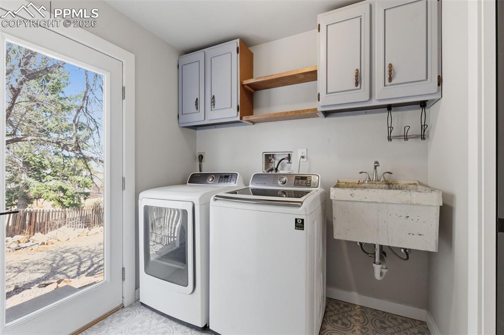 Image 20 of 39: Laundry