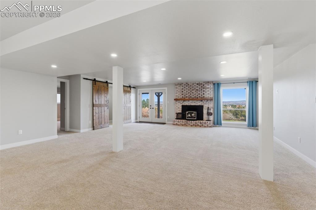 Image 22 of 39: Living Room