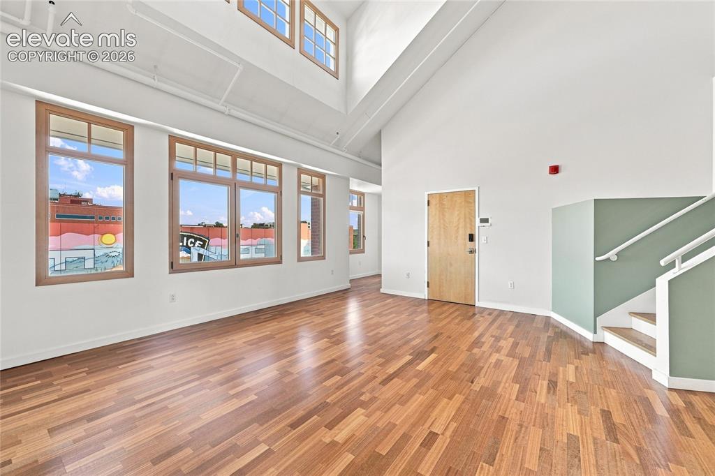 Image 11 of 50: Great Room