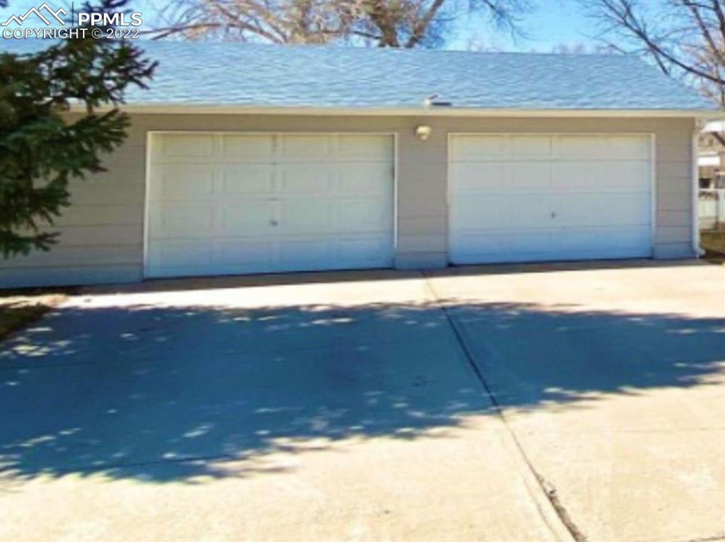 Listing 8435573, Image 23 of 30