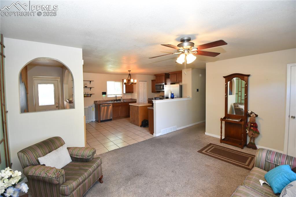 Image 11 of 31: Living Room