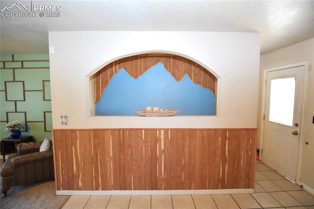 Image 8 of 31: Entry