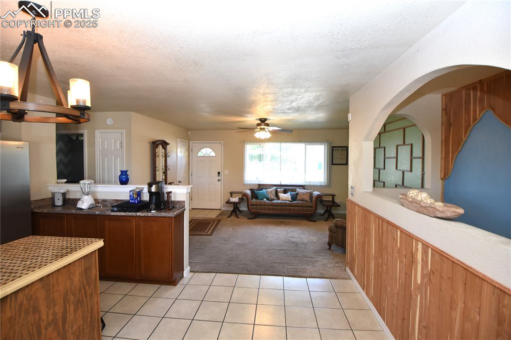Image 9 of 31: Kitchen