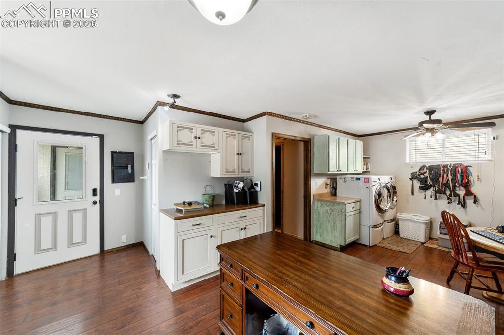 Image 9 of 30: Kitchen