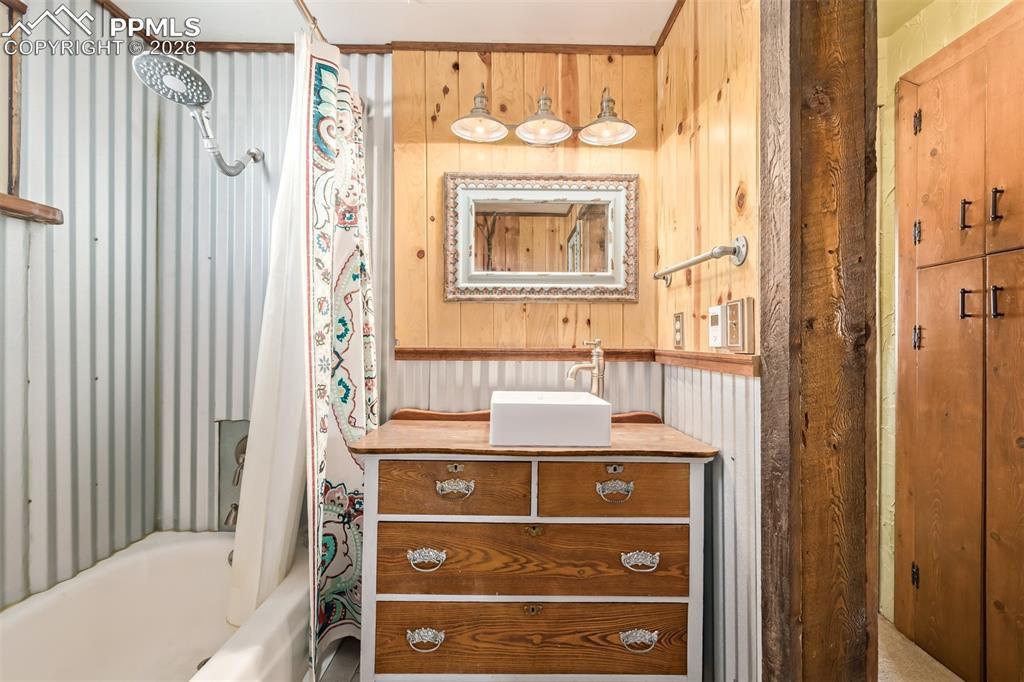 Image 20 of 44: No Description Available