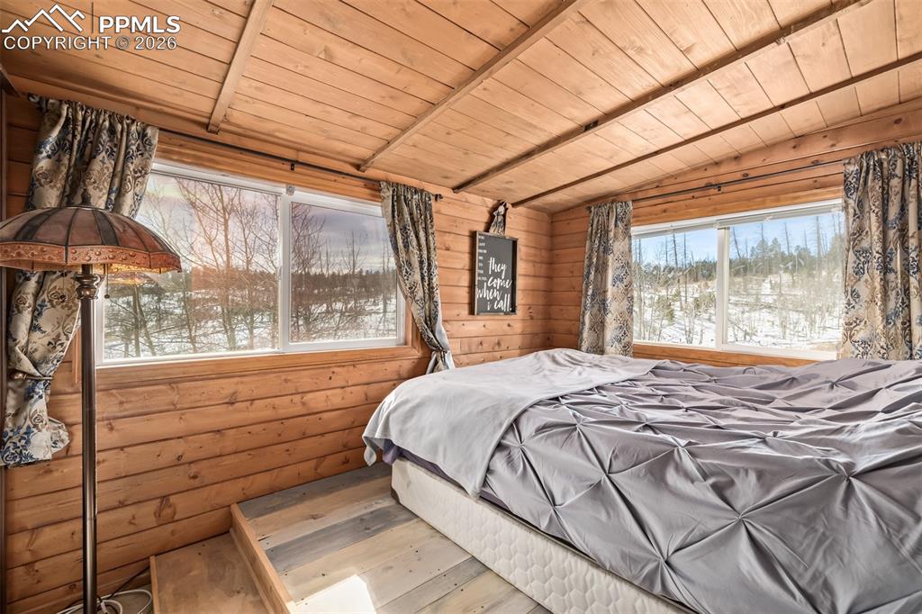 Image 24 of 44: No Description Available