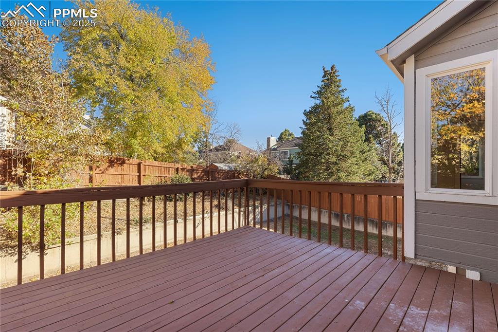 Image 43 of 50: Deck