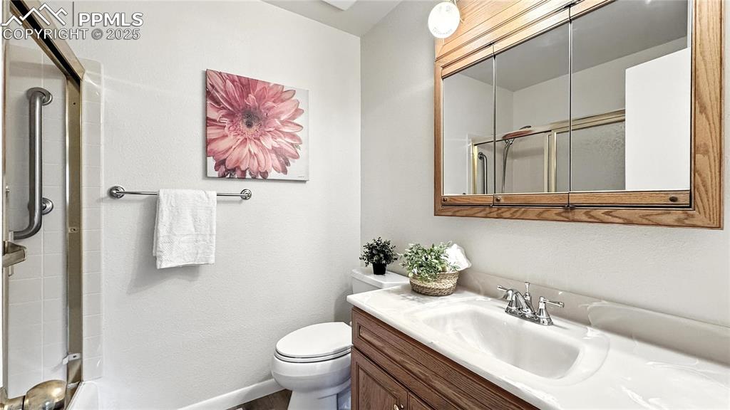 Image 21 of 50: Roomy main level bathroom