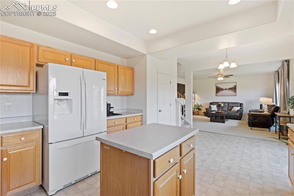 Image 17 of 38: Kitchen