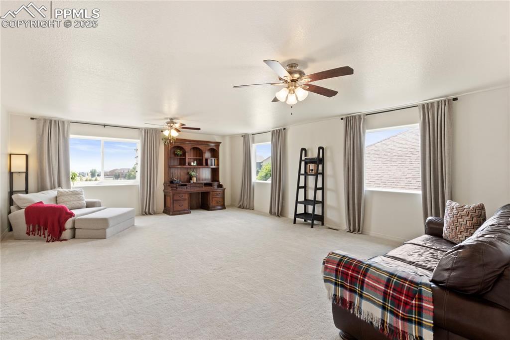 Image 19 of 38: Loft