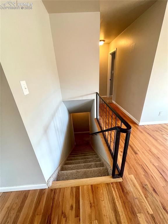 Image 17 of 47: Stairway to Basement.