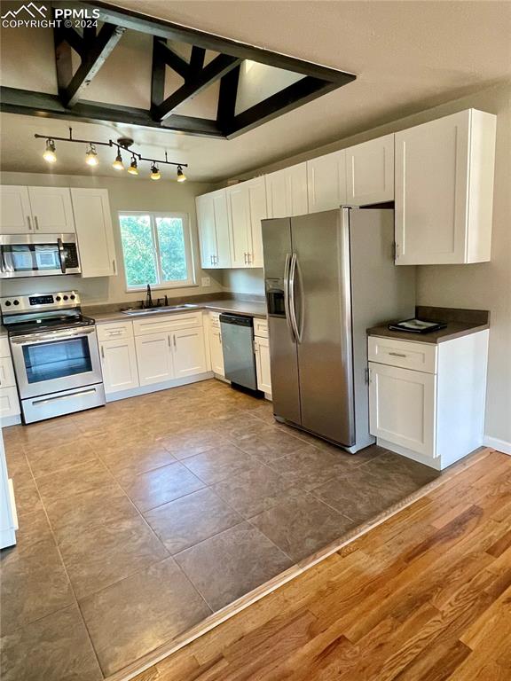 Image 8 of 47: Lots of space and lots of cabinets!