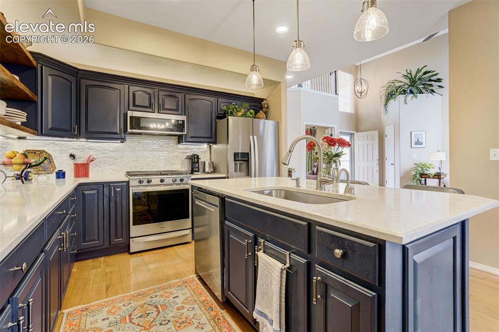 Image 10 of 44: Kitchen