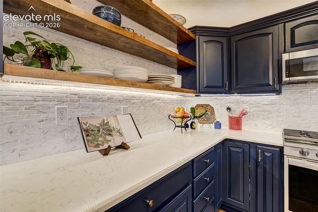 Image 9 of 44: Kitchen
