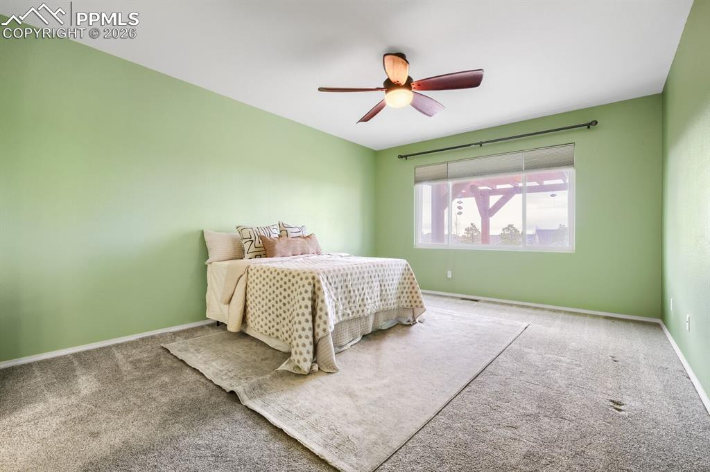 Image 15 of 33: Bedroom