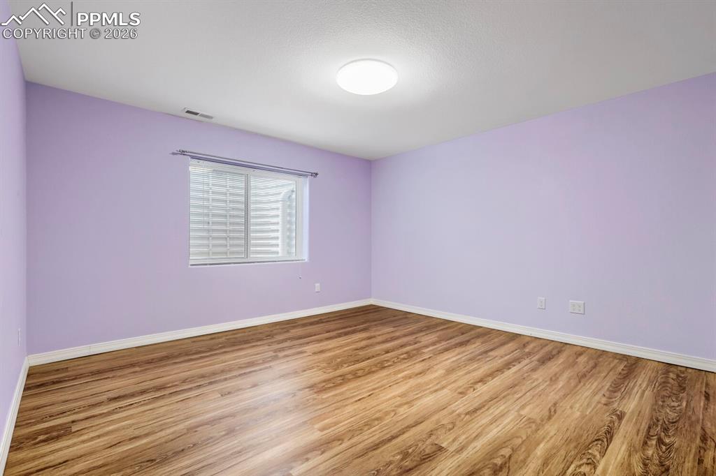 Image 22 of 33: Bedroom