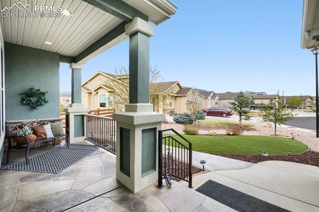 Image 4 of 33: Patio