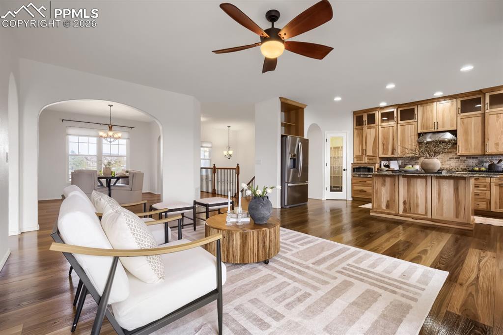 Image 6 of 33: Living Room